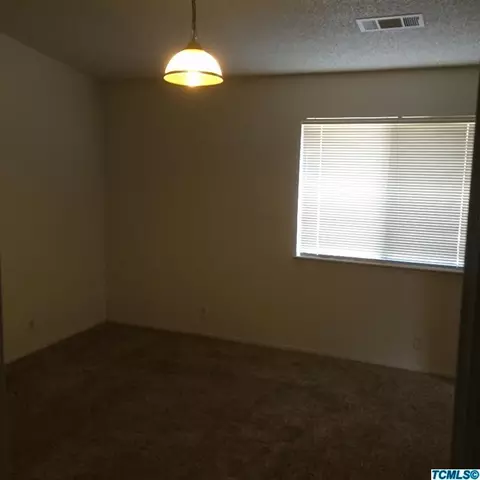 746 E Palm Dr, Hanford, CA 93230 photo 10