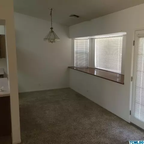 746 E Palm Dr, Hanford, CA 93230 photo 6