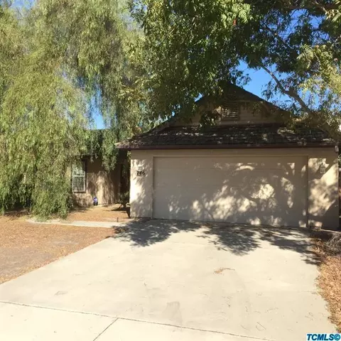 746 E Palm Dr, Hanford, CA 93230 photo 1
