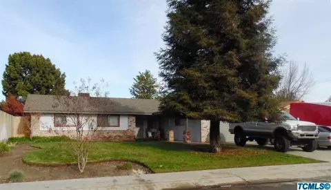 2932 W Beech Ave, Visalia, CA 93277 photo 1