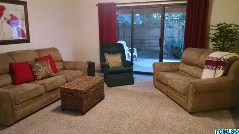 2529 E Parker Ct, Visalia, CA 93292 photo 2