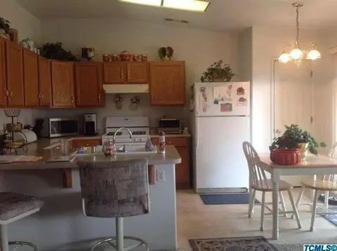 1911 E Copper Ave, Visalia, CA 93292 photo 4