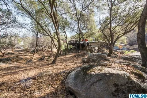 45686 Sierra Dr, Three Rivers, CA 93271 photo 2