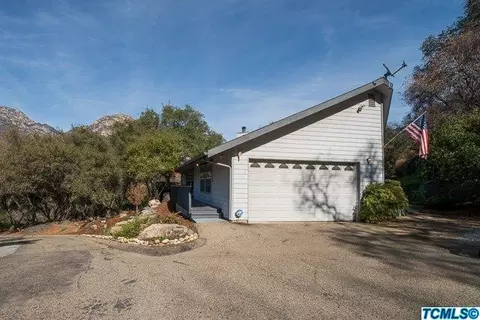 45686 Sierra Dr, Three Rivers, CA 93271 photo 4
