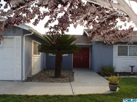 525 E Birch Ave, Hanford, CA 93230 photo 2