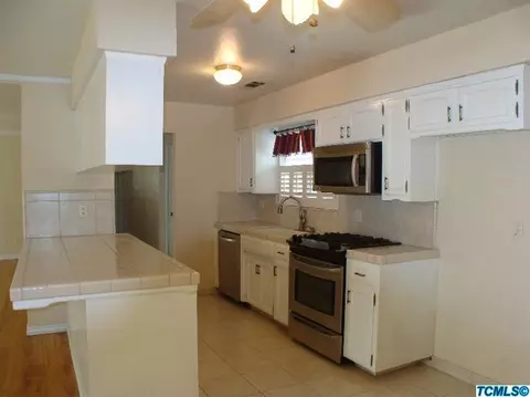 525 E Birch Ave, Hanford, CA 93230 photo 6