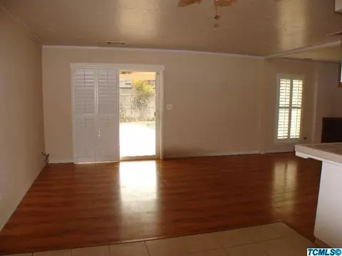 525 E Birch Ave, Hanford, CA 93230 photo 5