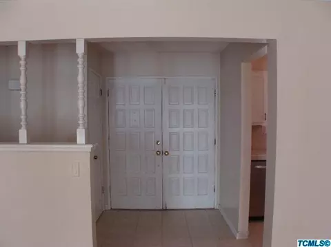 525 E Birch Ave, Hanford, CA 93230 photo 3