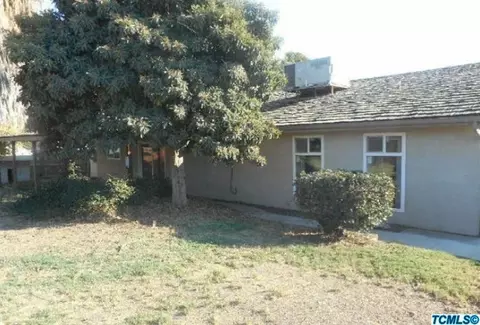 650 E Hazelwood Dr, Lemoore, CA 93245 photo 2
