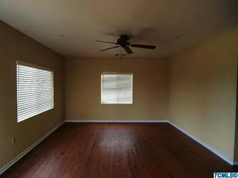 300 S Kaweah Ave, Exeter, CA 93221 photo 8