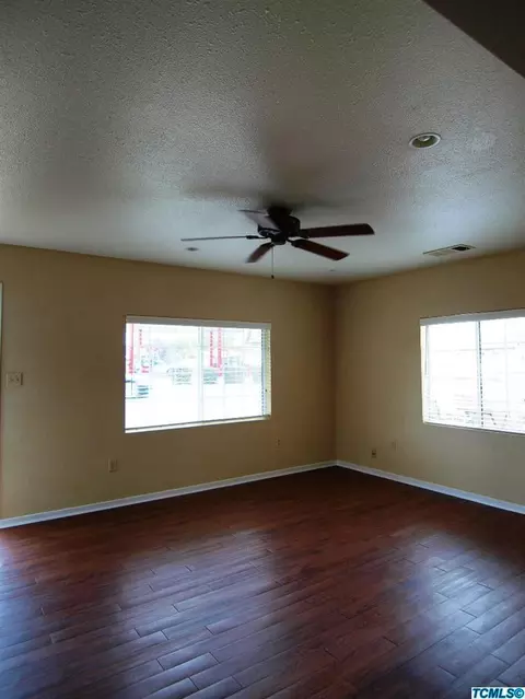 300 S Kaweah Ave, Exeter, CA 93221 photo 11