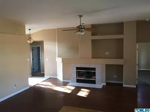 2346 E Harold Ct, Visalia, CA 93292 photo 13