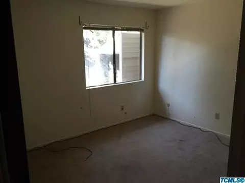 2301 E Hillcrest Ave, Visalia, CA 93292 photo 12