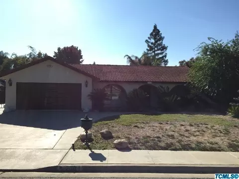2301 E Hillcrest Ave, Visalia, CA 93292 photo 3