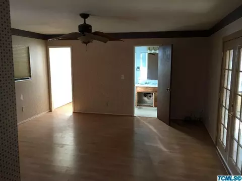 2301 E Hillcrest Ave, Visalia, CA 93292 photo 9