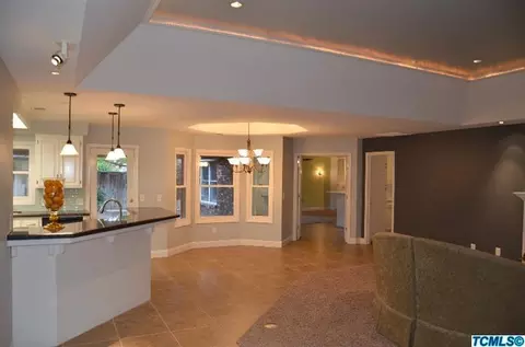 204 Windsor Ct, Exeter, CA 93221 photo 2