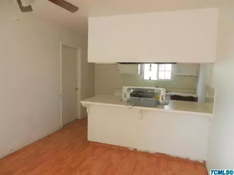 442 W Spruce Ave, Lemoore, CA 93245 photo 6