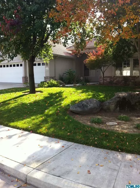 4005 E Stapp Ct, Visalia, CA 93292 photo 2