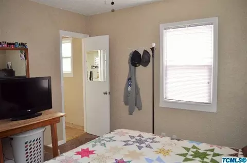 754 E Sonora Ave, Tulare, CA 93274 photo 7