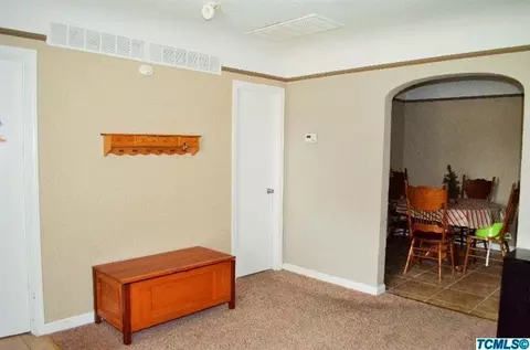 754 E Sonora Ave, Tulare, CA 93274 photo 3