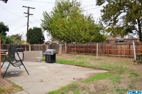 754 E Sonora Ave, Tulare, CA 93274 photo 17