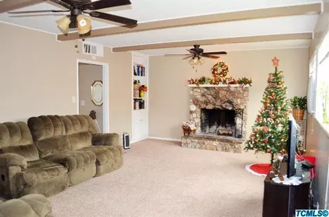 754 E Sonora Ave, Tulare, CA 93274 photo 9