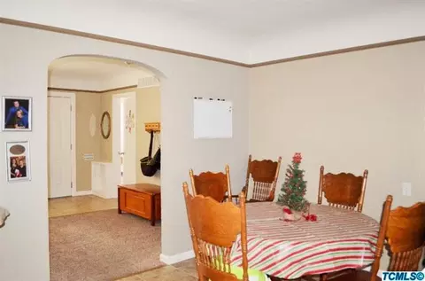 754 E Sonora Ave, Tulare, CA 93274 photo 8