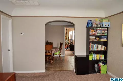 754 E Sonora Ave, Tulare, CA 93274 photo 4