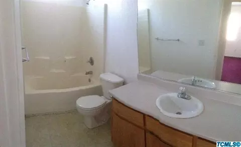 2096 Hatch Ave, Tulare, CA 93274 photo 5