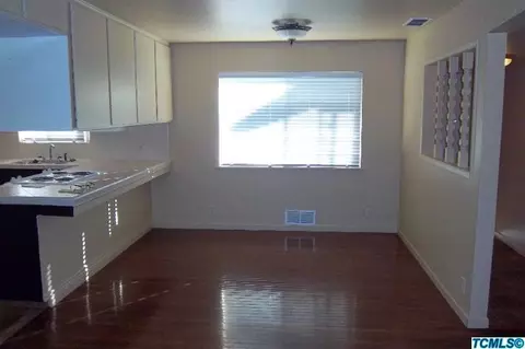 278 E Gannon Dr, Tulare, CA 93274 photo 3