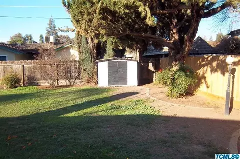 278 E Gannon Dr, Tulare, CA 93274 photo 10