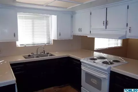 278 E Gannon Dr, Tulare, CA 93274 photo 4
