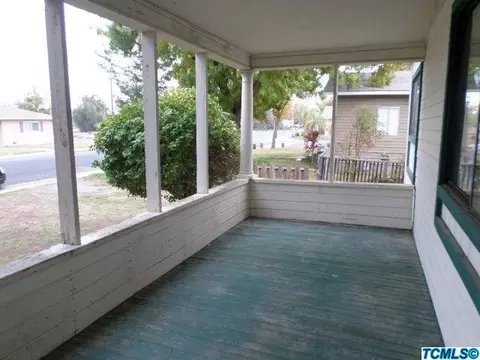 365 Oleander Ave, Lemoore, CA 93245 photo 3