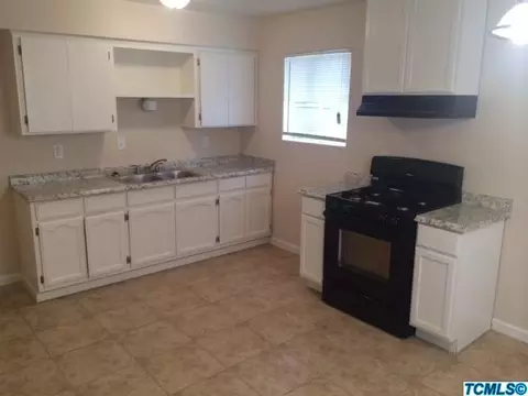 645 N Spring Rd, Earlimart, CA 93219 photo 2