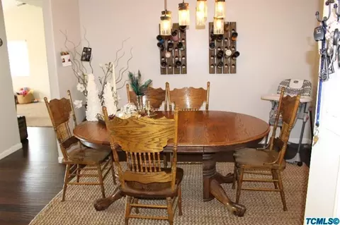 2405 E Victor Ave, Visalia, CA 93292 photo 6
