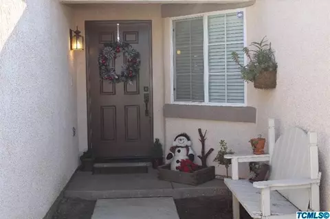 2405 E Victor Ave, Visalia, CA 93292 photo 2