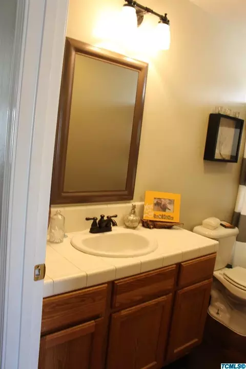 2405 E Victor Ave, Visalia, CA 93292 photo 17