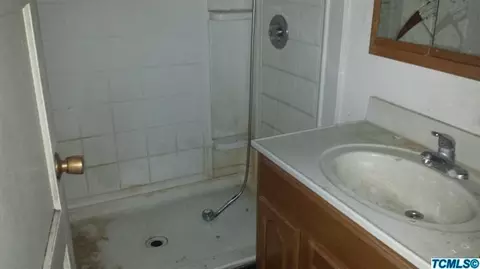 411 Elm St, Hanford, CA 93230 photo 6