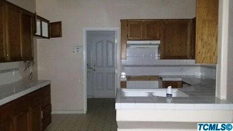 1059 N A St, Tulare, CA 93274 photo 4