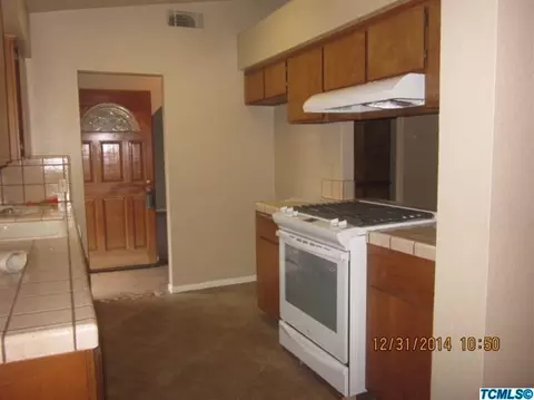 1792 E Independence Ave, Tulare, CA 93274 photo 4