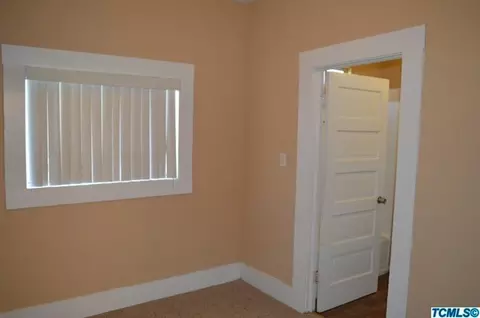314 E Myrtle St, Hanford, CA 93230 photo 8