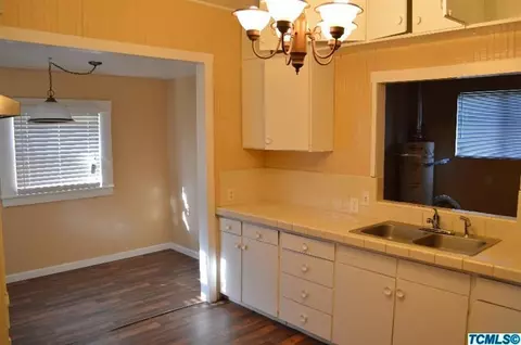 314 E Myrtle St, Hanford, CA 93230 photo 3