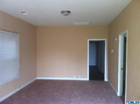 314 E Myrtle St, Hanford, CA 93230 photo 2