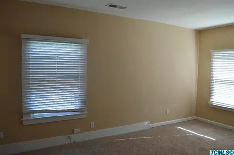 314 E Myrtle St, Hanford, CA 93230 photo 6