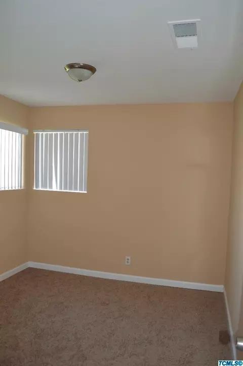 314 E Myrtle St, Hanford, CA 93230 photo 9