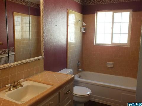 49 W Glendale Ave, Lemoore, CA 93245 photo 15