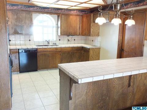 49 W Glendale Ave, Lemoore, CA 93245 photo 3