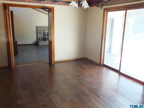49 W Glendale Ave, Lemoore, CA 93245 photo 5