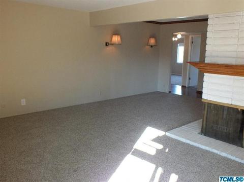 49 W Glendale Ave, Lemoore, CA 93245 photo 10