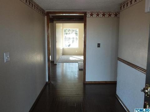 49 W Glendale Ave, Lemoore, CA 93245 photo 2